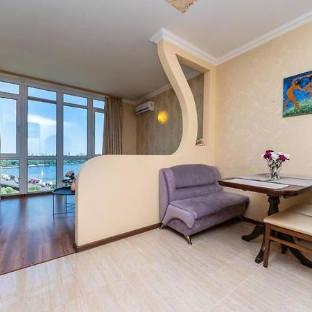 Apartments With Crazy Panoramic View Of The Dniepr เคียฟ ภายนอก รูปภาพ