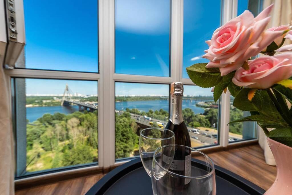 Apartments With Crazy Panoramic View Of The Dniepr เคียฟ ภายนอก รูปภาพ