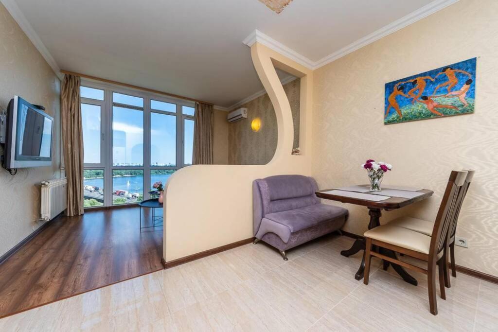 Apartments With Crazy Panoramic View Of The Dniepr เคียฟ ภายนอก รูปภาพ