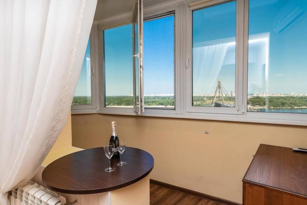 Apartments With Crazy Panoramic View Of The Dniepr เคียฟ ภายนอก รูปภาพ