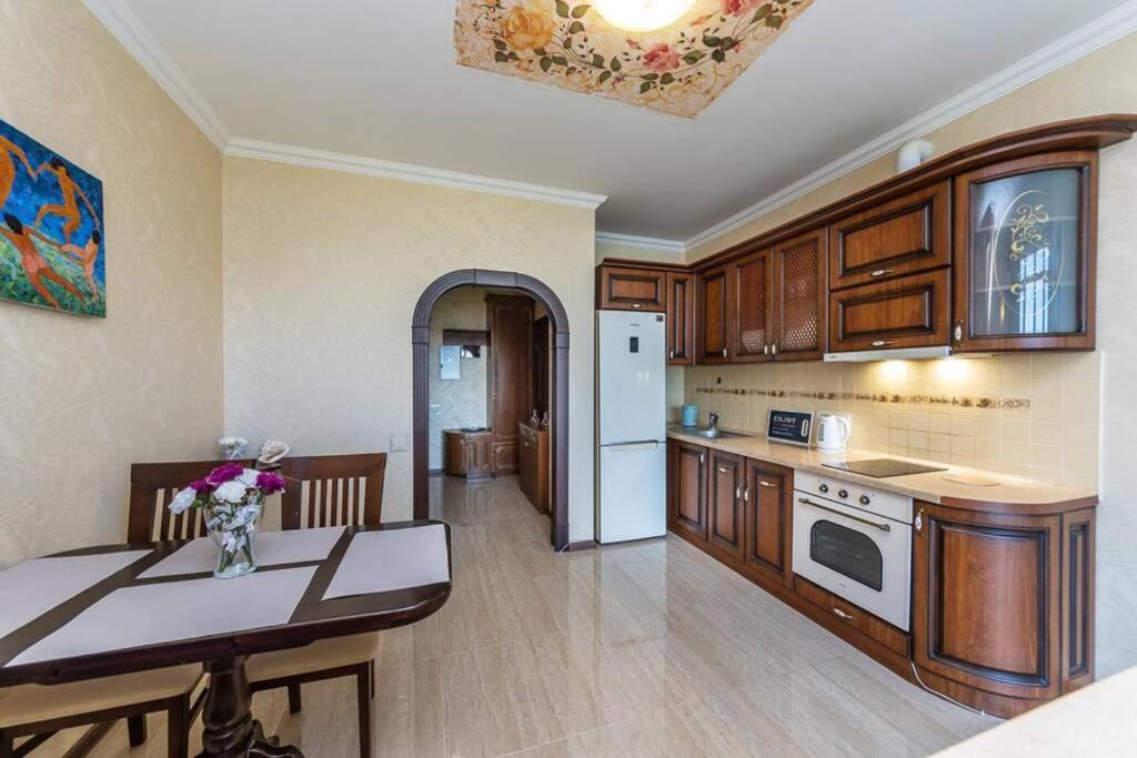 Apartments With Crazy Panoramic View Of The Dniepr เคียฟ ภายนอก รูปภาพ